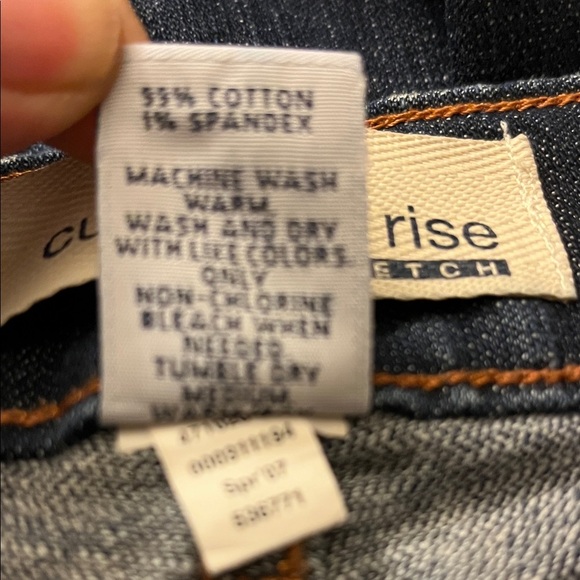 GAP Women's Flare Jeans in Deep Indigo used good condition - Picture 7 of 11